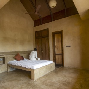Smooth finishing plaster